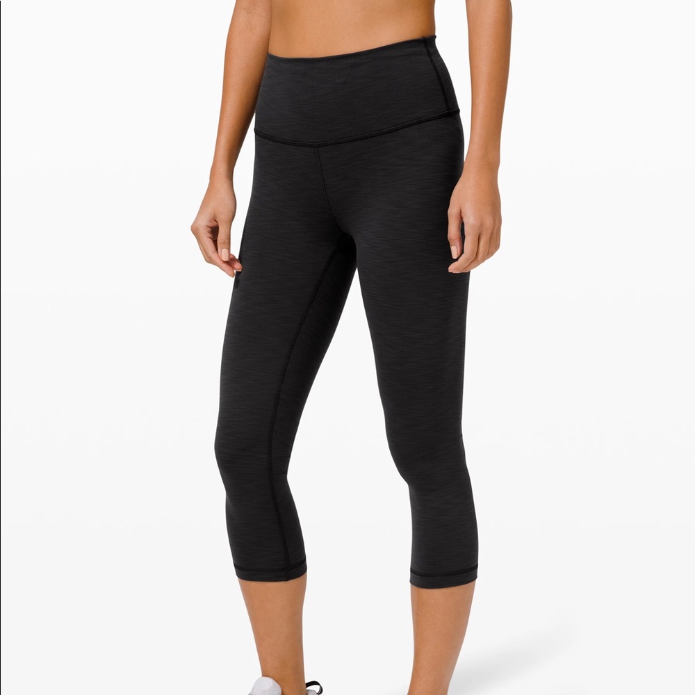 Lululemon Wunder Under black Capri